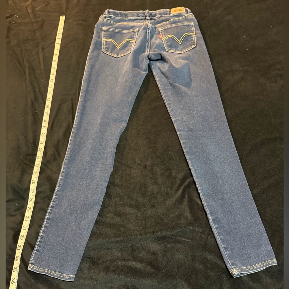Levi’s 14R Girls Super Cute Jeans Measurements are in pictures Great Condition 🔥 - Picture 4 of 11